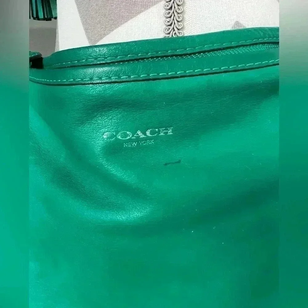 Coach Green Heritage Hobo With Adjustable should strap .